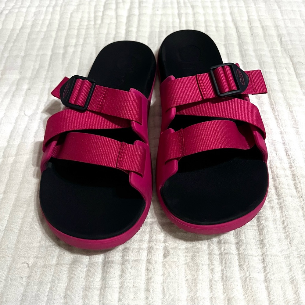 Chaco Chillos Sport Slide lightweight/adjustable straps/magenta/pink. Size 10